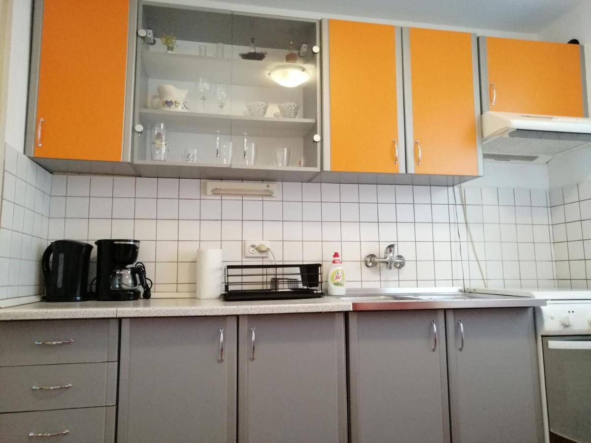 Center Dora Apartment *